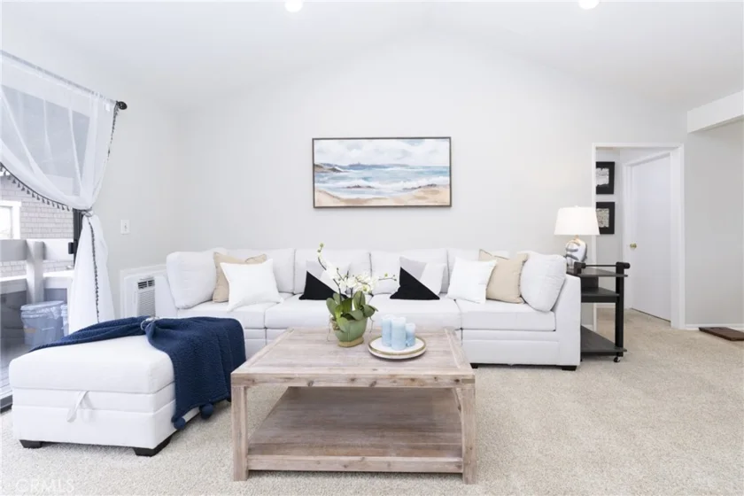 306 Streamwood photo 4