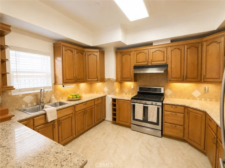 2318 N Fairview Street #101 photo 33