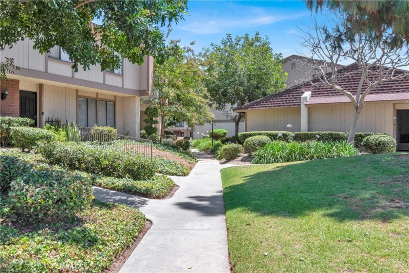 2993 N Cottonwood #13 photo 3