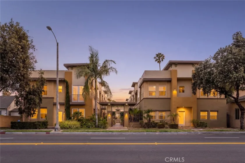 431 N Los Robles Avenue #2 photo 1