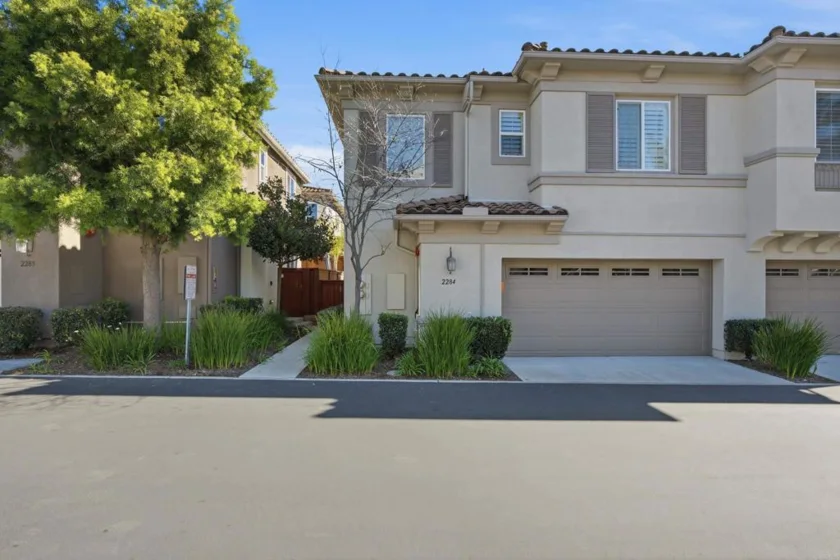 2284 Durango Way #200 photo 1