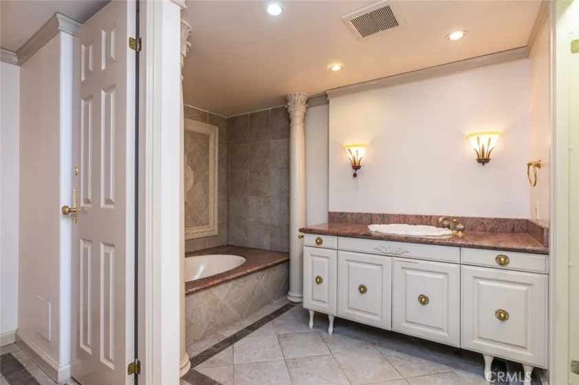 345 Pioneer Drive #1705 photo 22