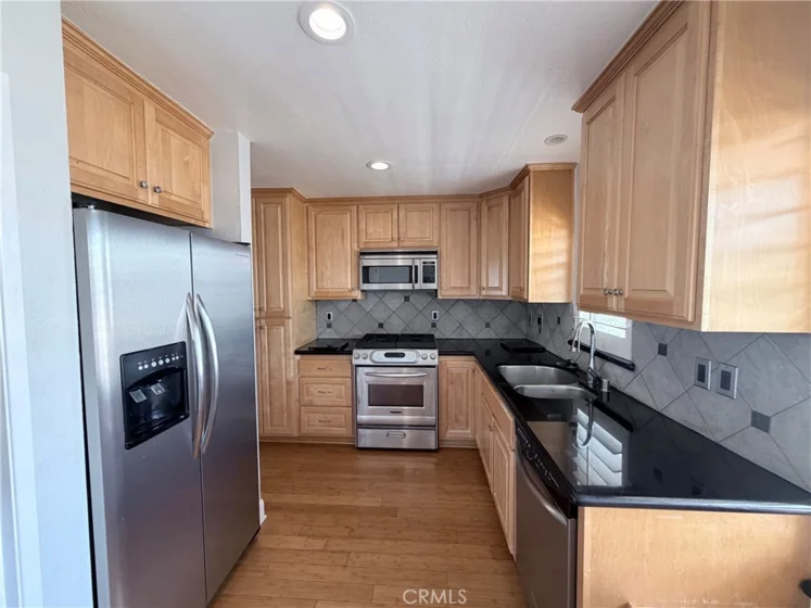 14647 Dickens #8 photo 8