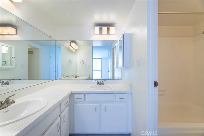 1750 E Ocean #501 photo 31