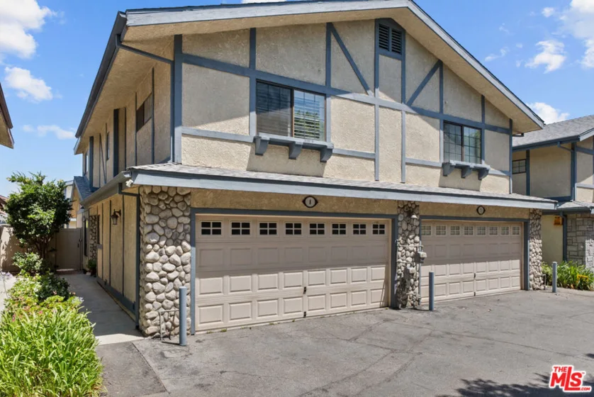 18435 Keswick Street #8 photo 1