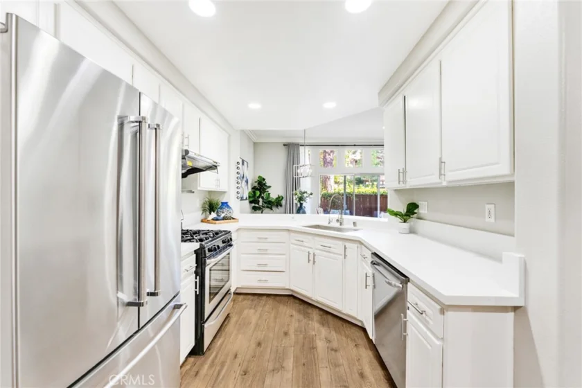 2645 Dunstan photo 14