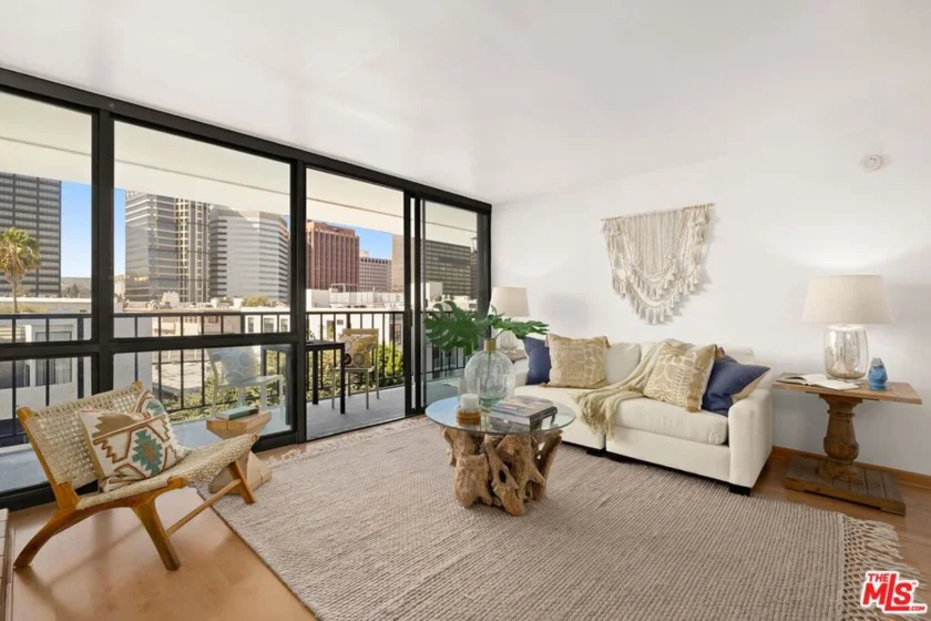 10966 Rochester Avenue #6B photo 3