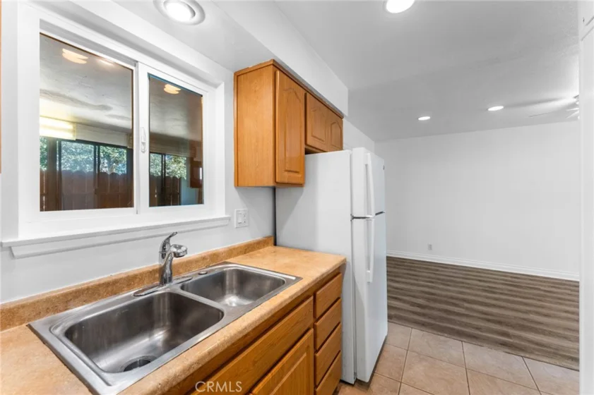 10203 Holburn photo 20