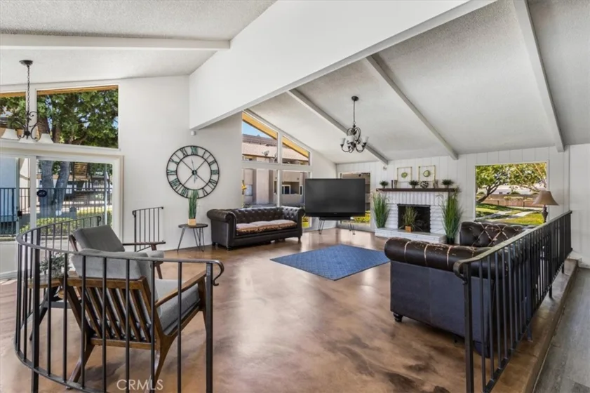 278 N Wilshire #129 photo 32