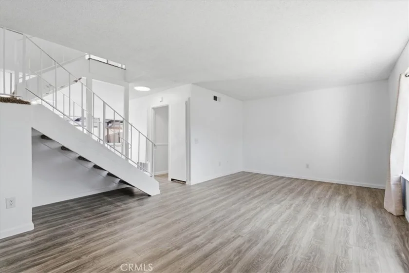 2749 Tropicana Drive photo 4