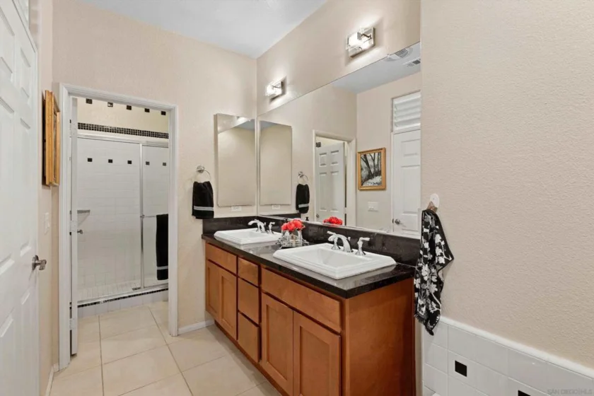2099 Silverado Street photo 30