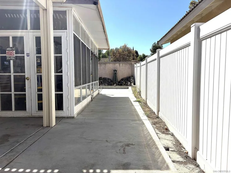 27593 Marian Road photo 17