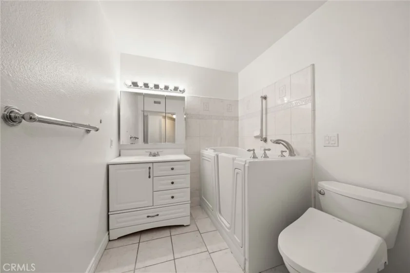 955 E. 3rd Street #203 photo 13