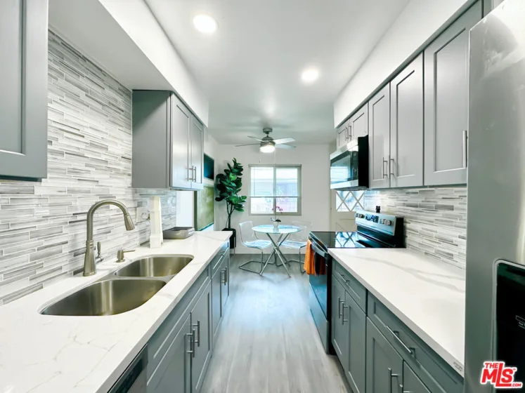 901 E Linden Avenue #18 photo 1