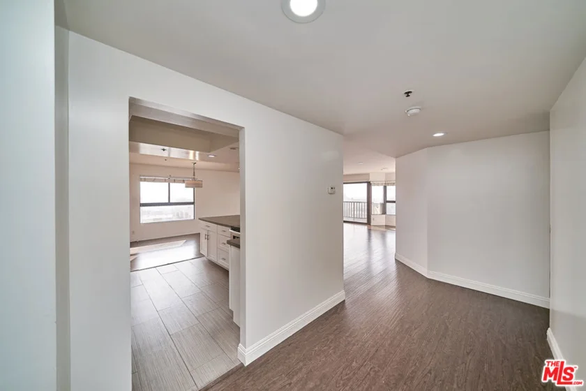 727 S Ardmore Avenue #801 photo 20
