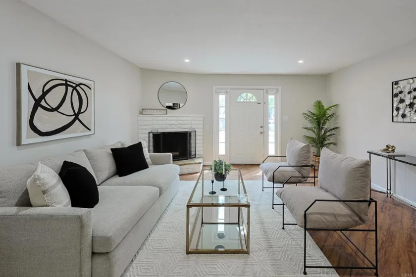 464 Woodlawn #B photo 1
