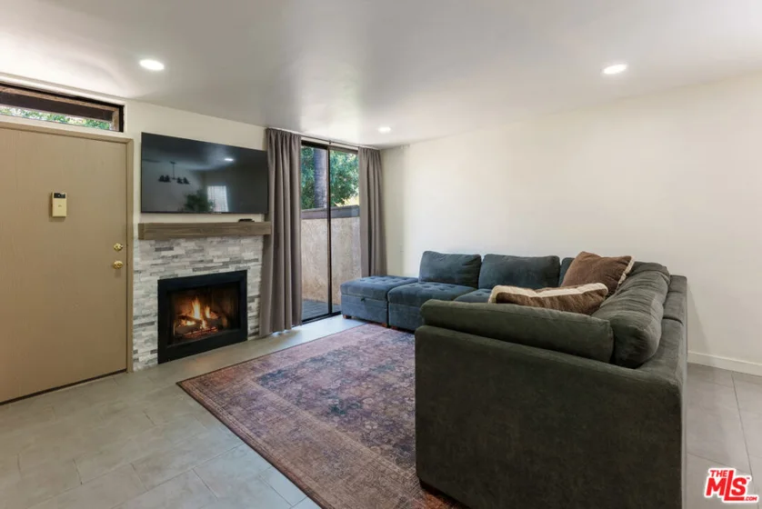 9376 Moonbeam Avenue #9 photo 2