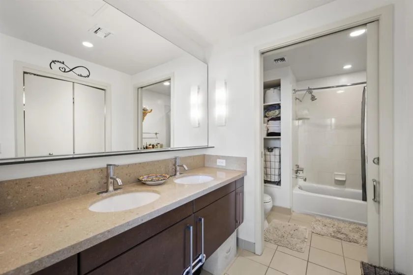 321 10th Avenue #2208 photo 31