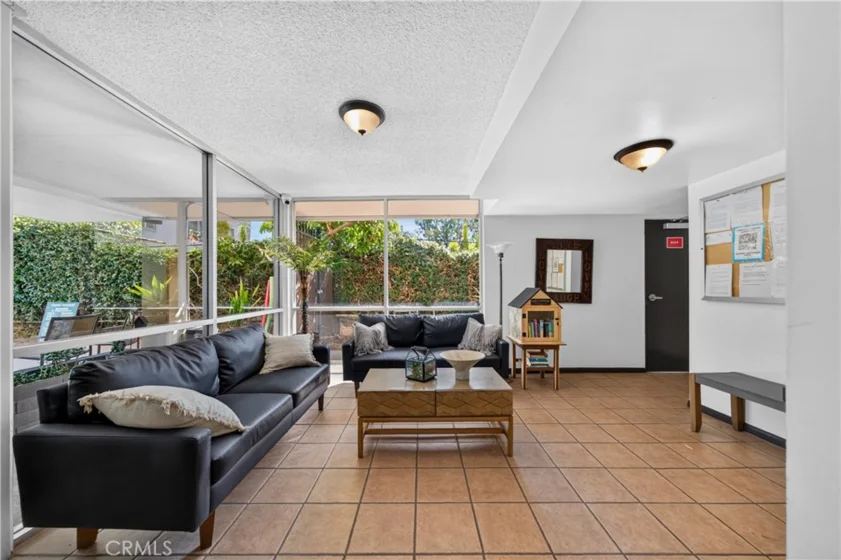 1061 Park Avenue #306 photo 23
