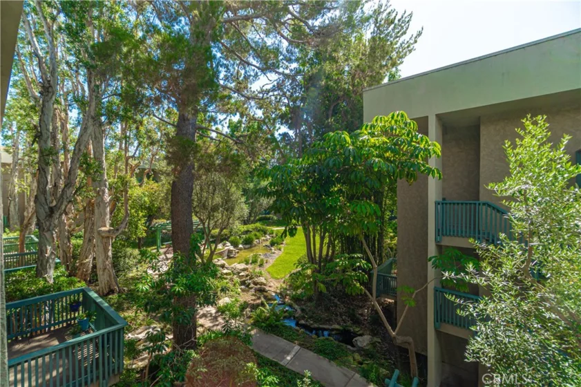 576 N Bellflower #222 photo 11