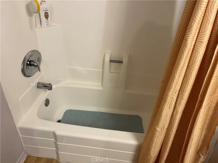 25652 Rimgate photo 11