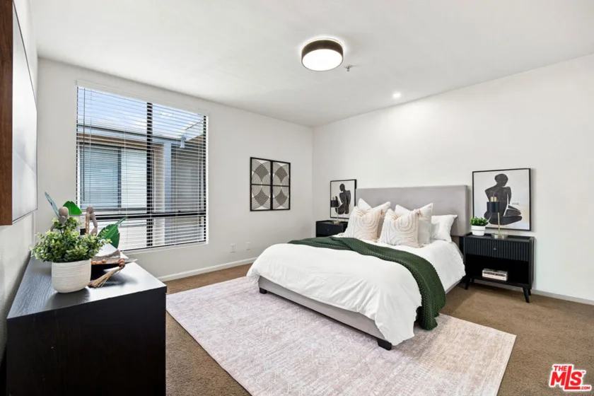 7320 Hawthorn Avenue #425 photo 31
