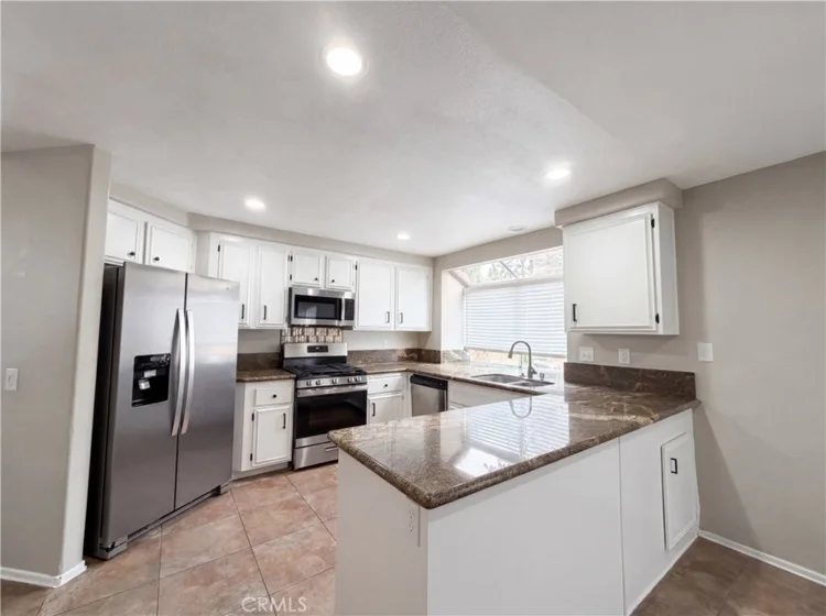 39676 Ridgedale Drive photo 2
