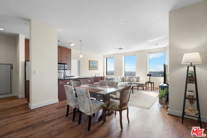 3810 Wilshire Boulevard #712 photo 4