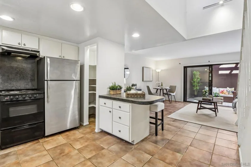 3922 Voltaire Street photo 37