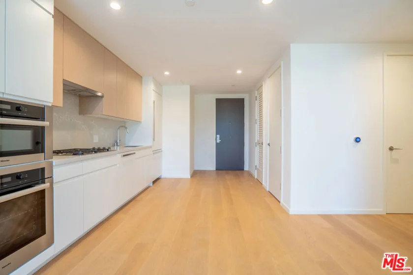 877 Francisco Street #2210 photo 7