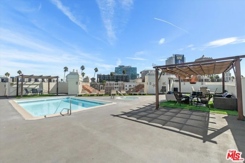 620 S Gramercy Place #301 photo 29