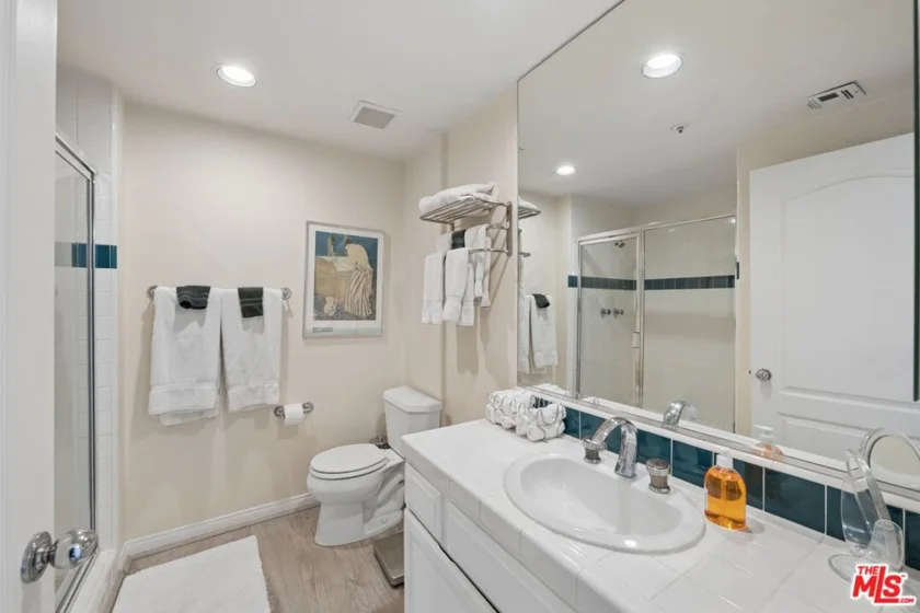 5224 Zelzah Avenue #209 photo 18