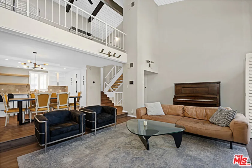 1925 S Beverly Glen Boulevard #40 photo 1