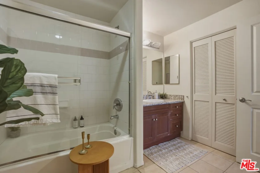 100 S Alameda Street #401 photo 16