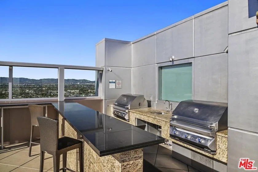 13700 Marina Pointe Drive #809 photo 29