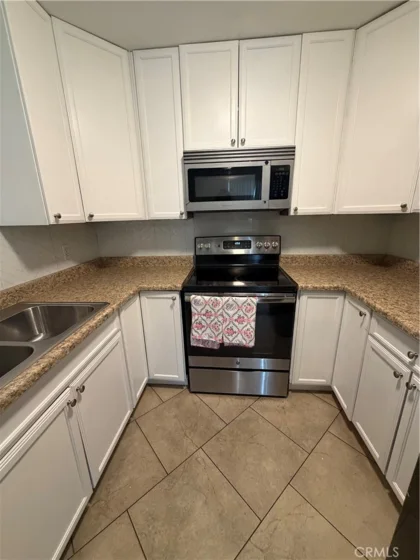 1263 Oakdale photo 3