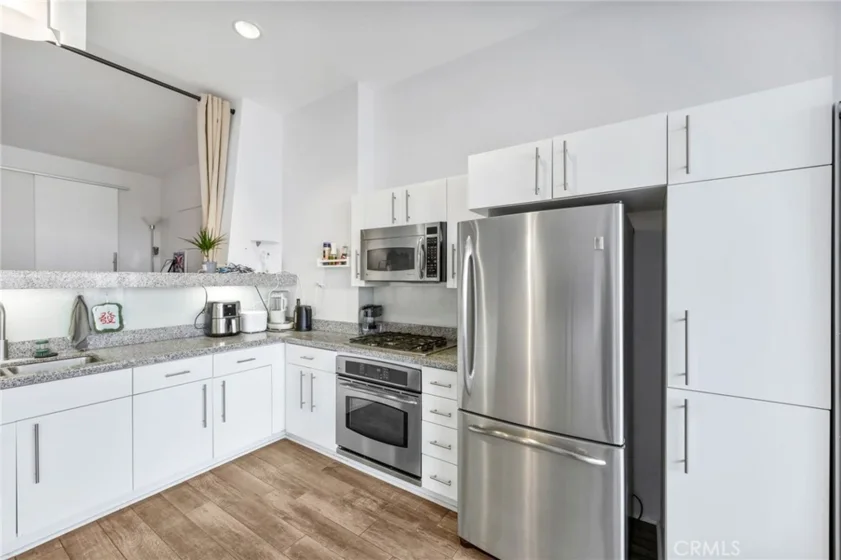 1100 Wilshire Boulevard #2607 photo 3