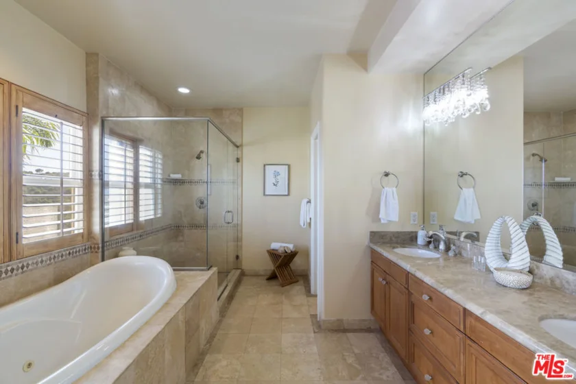 23963 De Ville Way photo 25