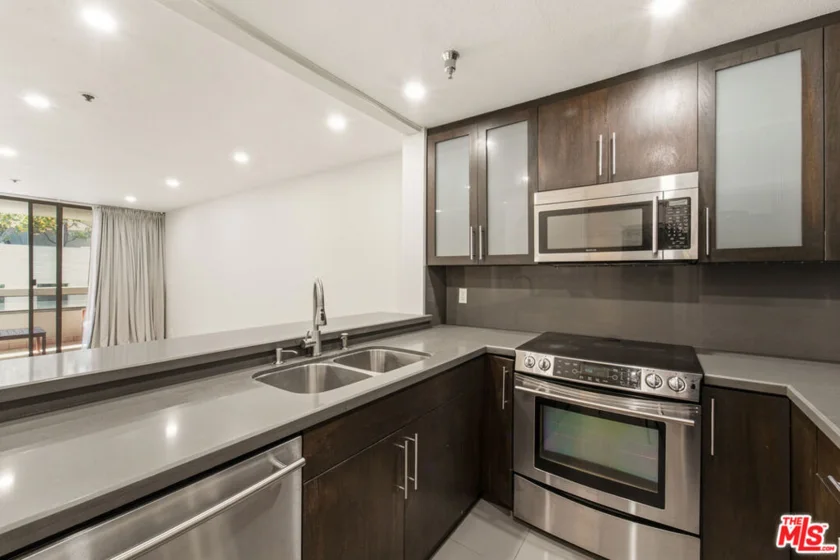 121 S Hope Street #313 photo 11
