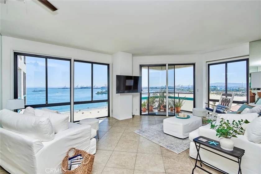 1310 E Ocean #1005 photo 11