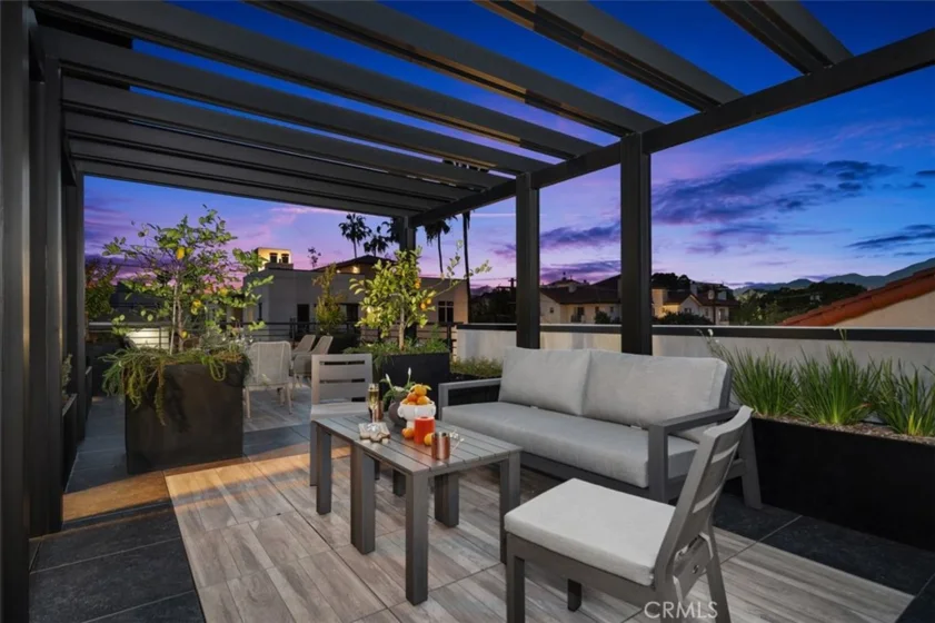 150 S Oak Knoll #202 photo 8
