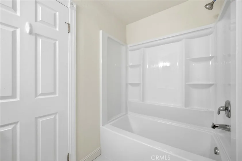 29525 Cara photo 29