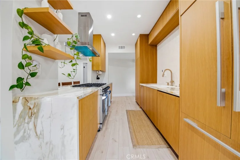 832 Palm Avenue #201 photo 18