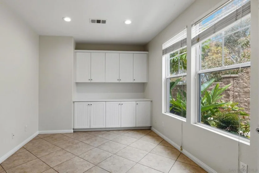 750 Harbor Cliff Way #105 photo 4