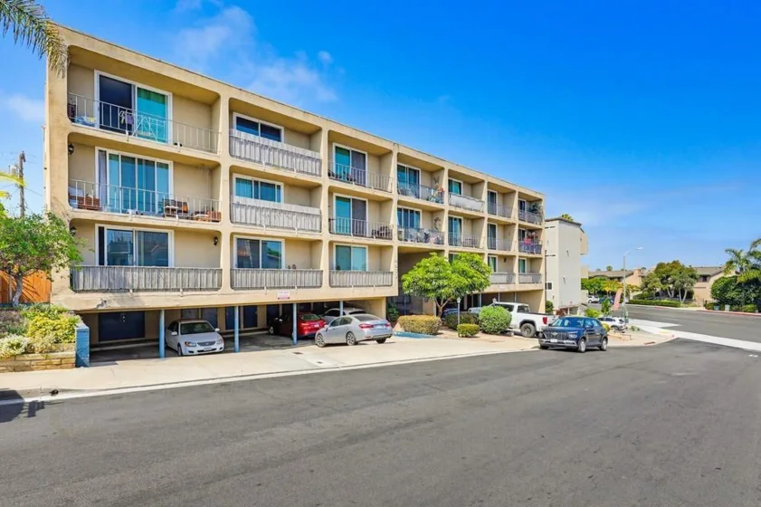 4477 Mentone Street Unit 105 photo 39