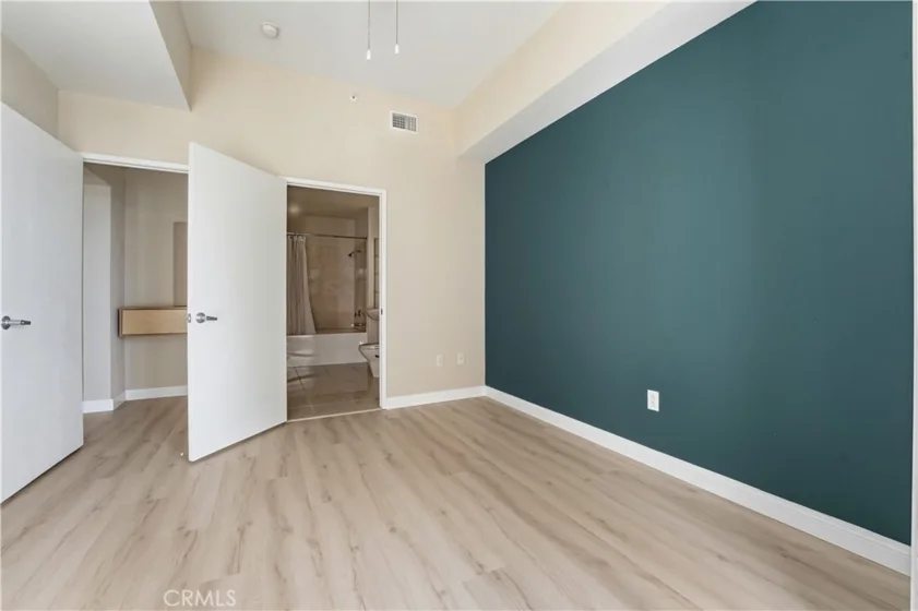 488 E Ocean #1518 photo 18