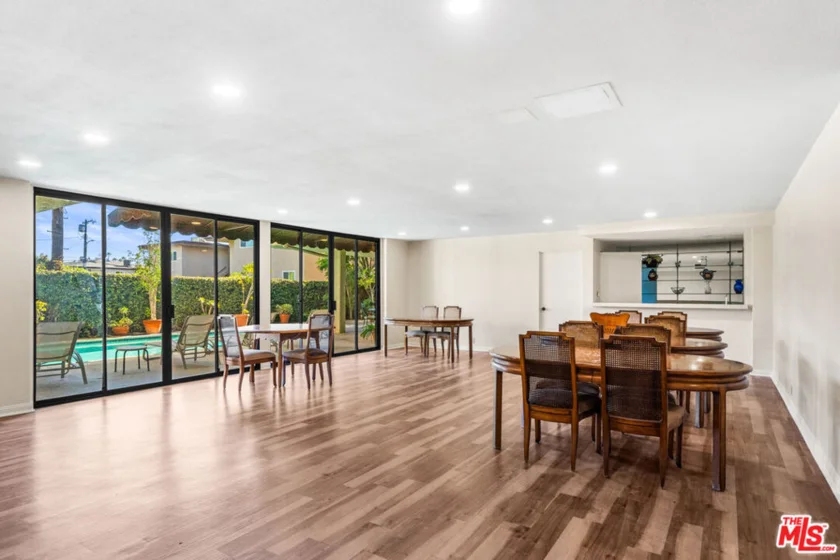 4454 Ventura Canyon Avenue #103 photo 53