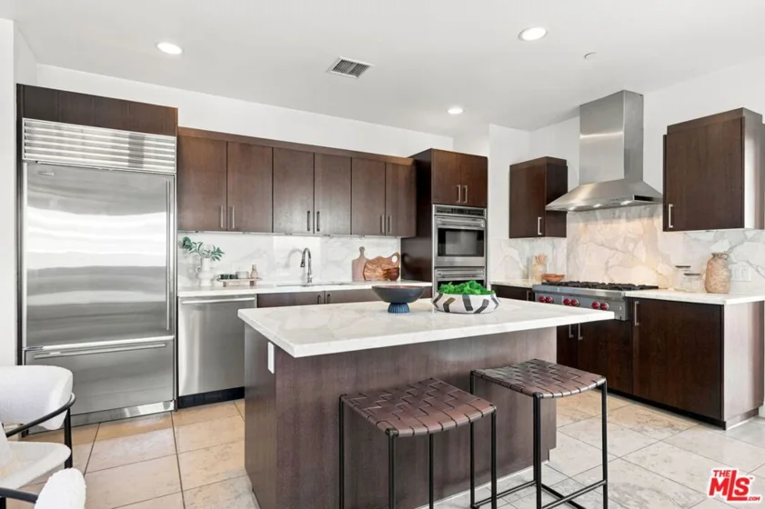 10800 Wilshire Boulevard #403 photo 14