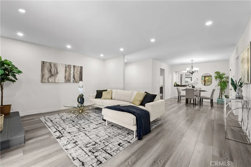 16022 Moorpark Street #103 photo 1
