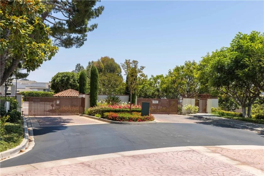 6268 Riviera Circle photo 38